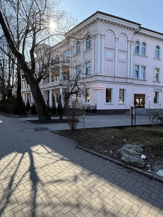 Здание старого «Кооператора», где находится Домик